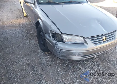 1998 Toyota Camry Le из США, поврежденный, VIN 4T1BG22K1WU318608